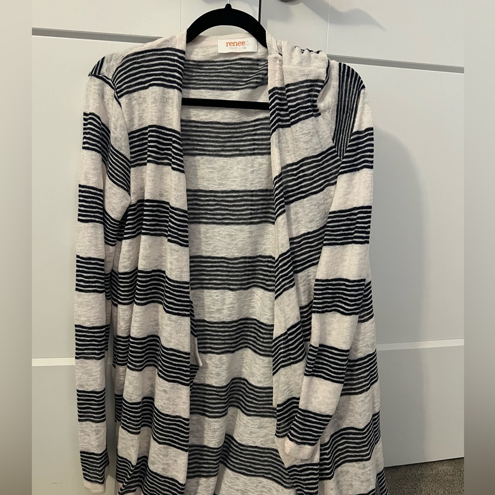 Perfect condition Renee C. cardigan! - Picture 4 of 5